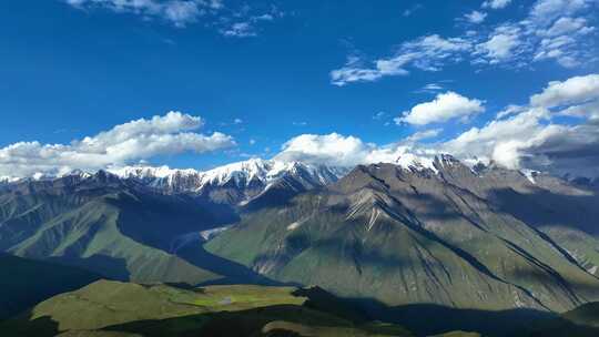 四川甘孜子梅垭口航拍蜀山之王贡嘎雪山群峰