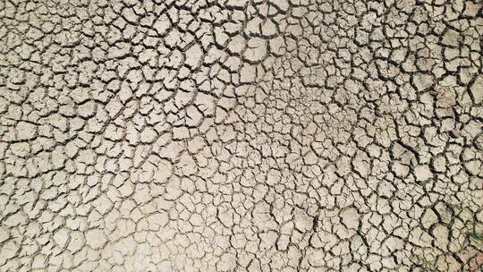 干涸的鄱阳湖湖底航拍视频素材模板下载