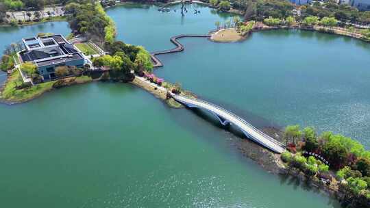 航拍春天里的苏州昆山玉湖湿地公园