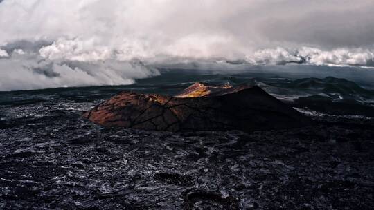 俄罗斯火山爆发后的废墟