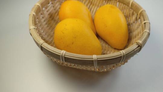 有机生态健康水果芒果
