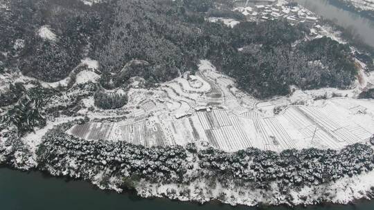 航拍南方丘陵山川农田交通火车城市雪景