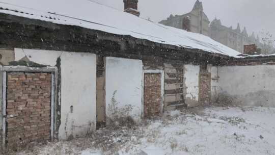风雪中的俄式保护建筑视频素材模板下载