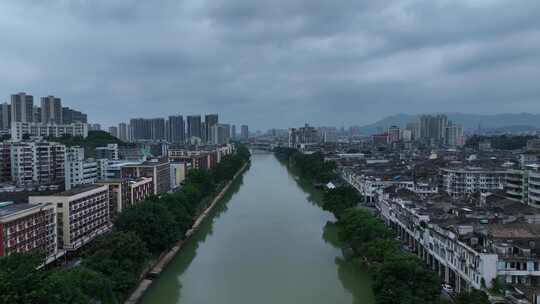 江门老城区航拍江门水道阴天城市建筑风光