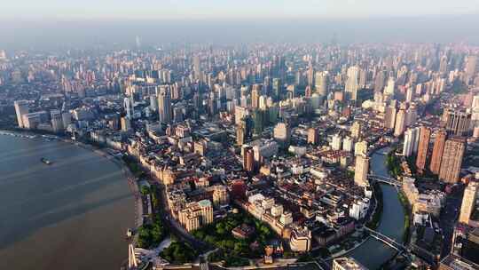 上海航拍东方明珠大气上海