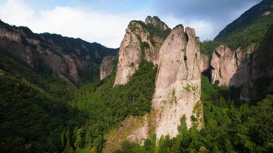 航拍5A景区雁荡山大龙湫景观区剪刀峰视