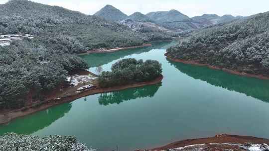 威宁县羊街镇蛇街村水牛湾子大麦冲湖雪景