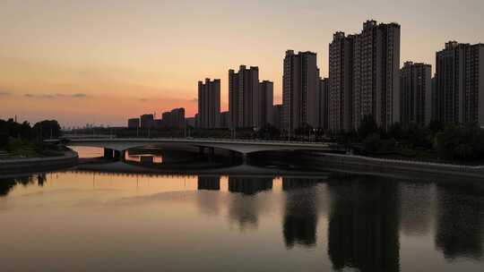 城市落日余晖后飞