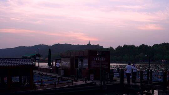 杭州西湖湖滨一公园机动船码头4K视频素材