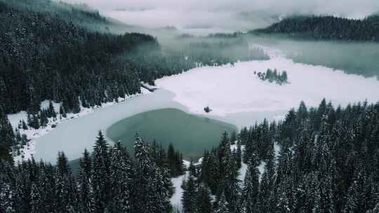 金溪池塘，斯诺夸米山口，雪，冬天