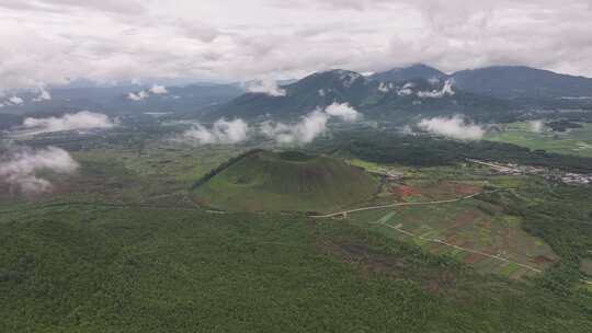 腾冲火山口航拍