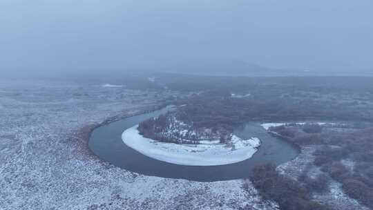 航拍秋季呼伦贝尔湿地风雪交加