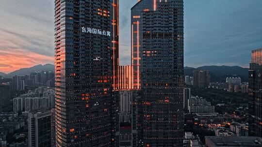 航拍深圳东海国际公寓傍晚夕阳镜头