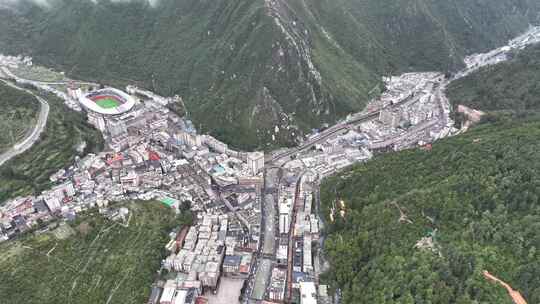 航拍四川省甘孜藏族自治州康定县县城风光