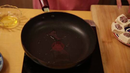 平底锅煎制酿豆腐豆腐盒子