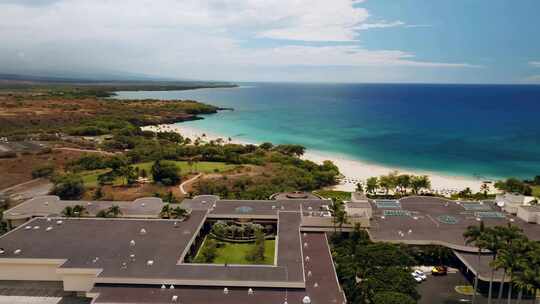 夏威夷大岛哈普纳海滩的豪华酒店住宿和度假村。空中无人机拍摄