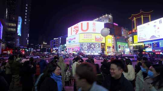 长沙黄兴路步行街夜景人山人海