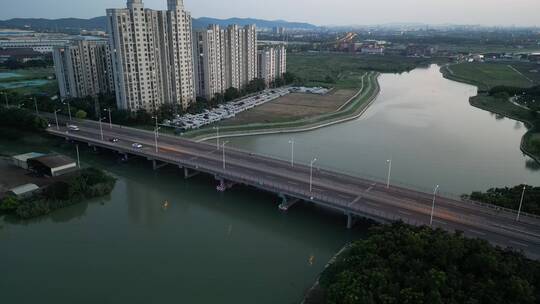 洋溪河边的傍晚-施巷浜桥缓慢上升视频素材模板下载