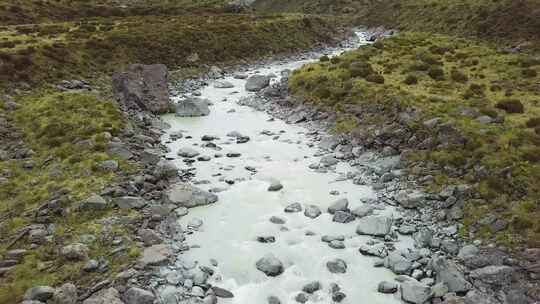 溪流，岩石，水，草