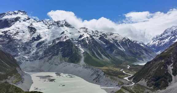 航拍新西兰库克山国家公园雪山风光