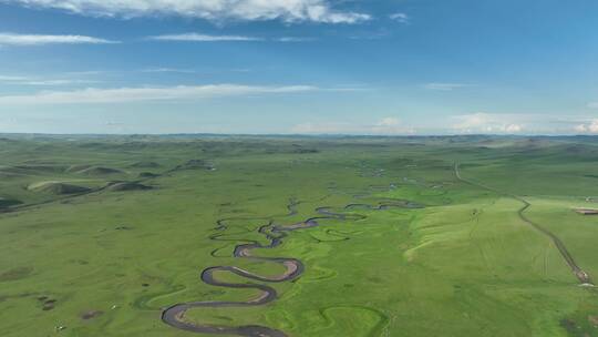 航拍内蒙古草原弯曲的河流