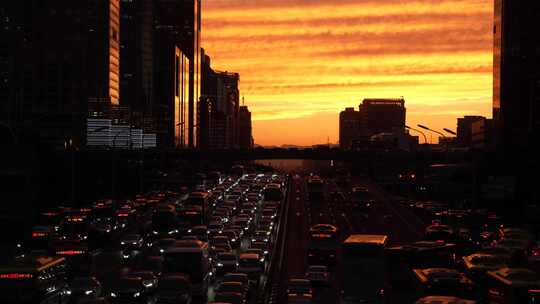 城市拥堵车流 夕阳车流