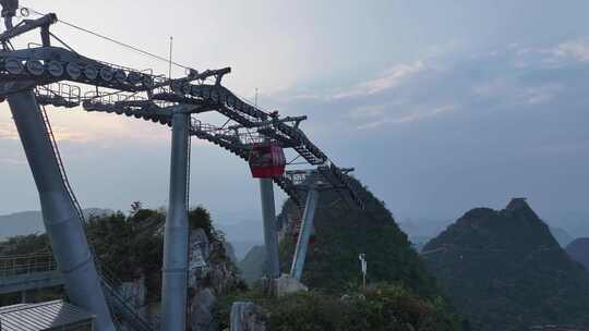 广西桂林阳朔如意峰空中索道缆车