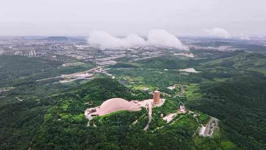 南京 雨后牛首山雾气