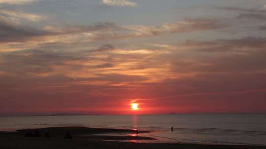 威海市环翠区金海路沙滩大海夕阳晚霞天空