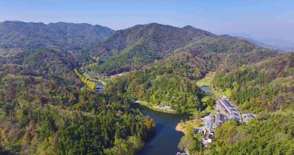 武汉木兰天池风景区深秋风光