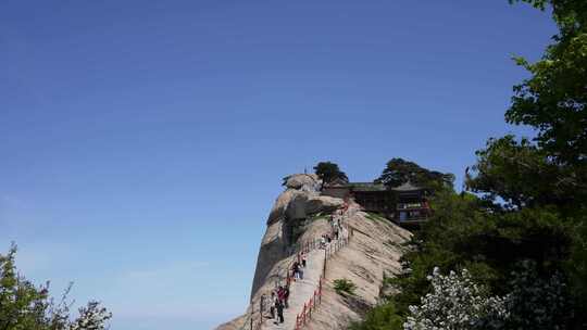 陕西旅游5A级华山景区天险苍龙岭栈道视频素材模板下载