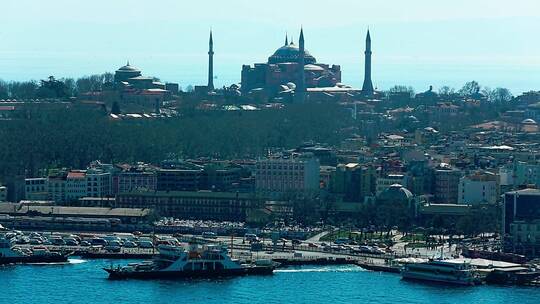 伊斯坦布尔的游船码头