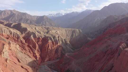 祁连山峡谷河流高清在线视频素材下载