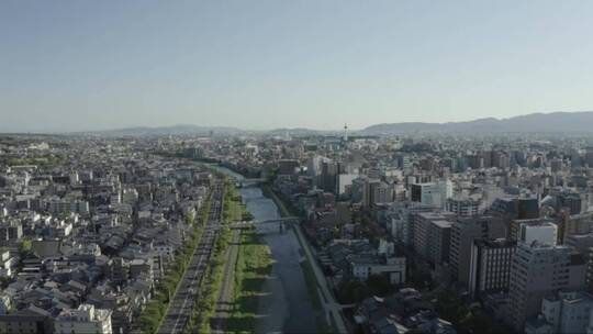 在名古屋市中心的直升机上白天飞行视频素材模板下载