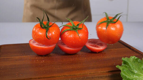 刀慢动作切番茄