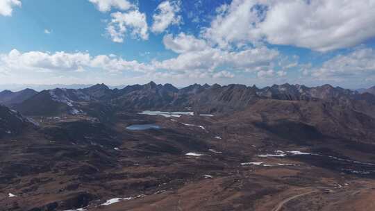 航拍雪山湖泊自然风光