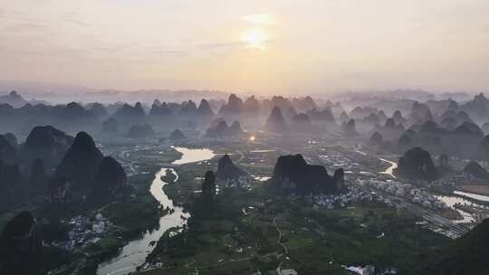 水墨喀斯特山峰地貌自然风光航拍