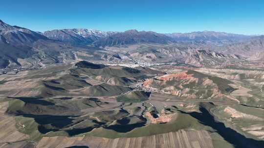 青海海北祁连县卓尔山风景区丹霞地貌