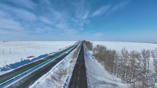 高速公路国道行驶的汽车风吹雪白毛风视频素材模板下载