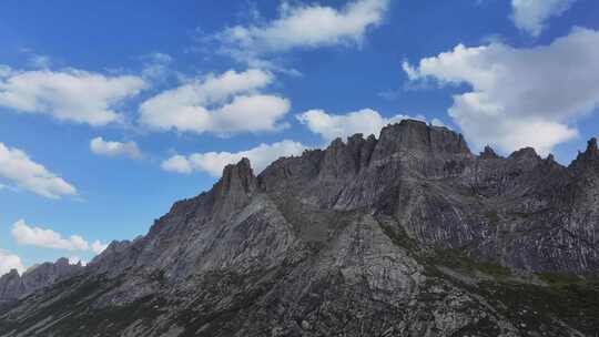 四川阿坝县莲宝叶则景区，自然山脉旅行航拍