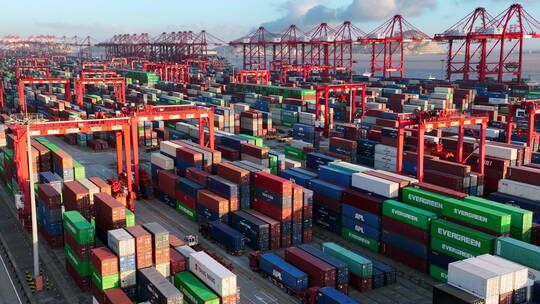 上海洋山港港口集装箱航拍视频素材模板下载