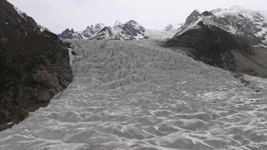 西藏那曲地区布加雪山冰川冰湖高空航拍