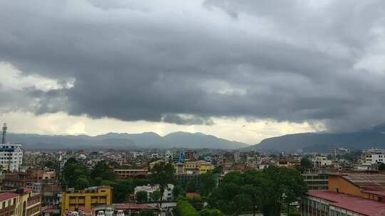 雨从远处掠过