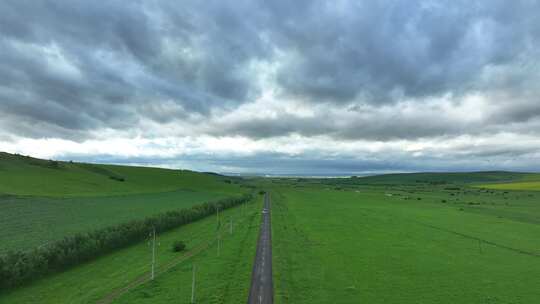 乡村公路风景 阴云密布下的田野风光