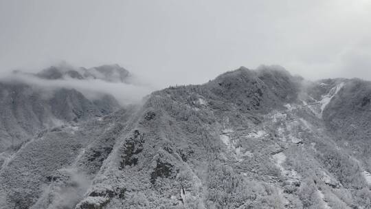 航拍重庆大巴山冬季雪山冰雪风光雪景