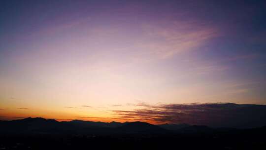 黄昏晚霞延时日落夕阳傍晚天空唯美火烧云