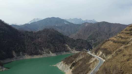 四川平武县天母湖及周边雪山视频素材模板下载