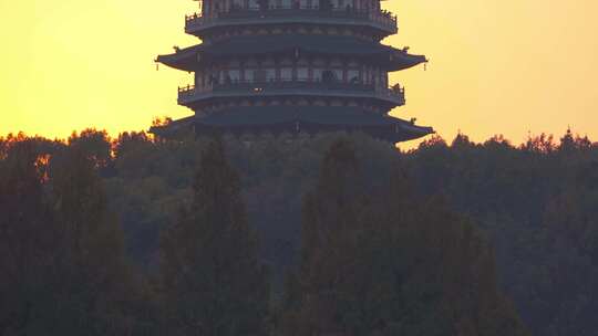 杭州西湖雷峰塔日落黄昏建筑风景