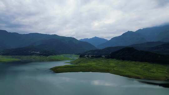 雅女湖 绿水青山 风景 山水 山河 壮丽