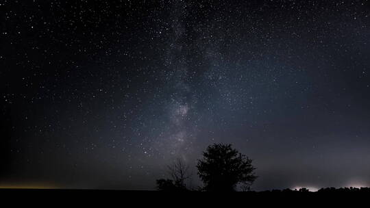 夜晚天空中的银河视频素材模板下载